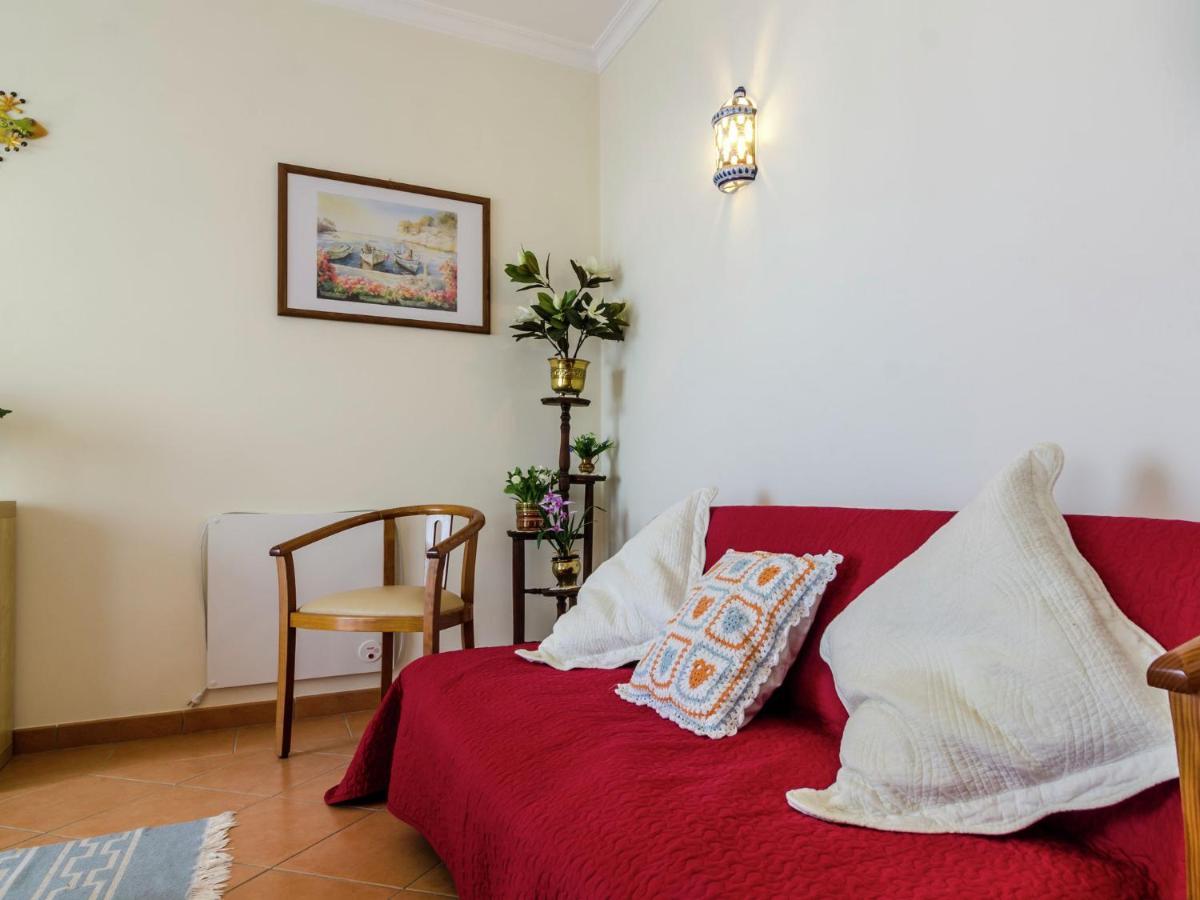 This Warm And Comfortable Apartment Lagos Room photo