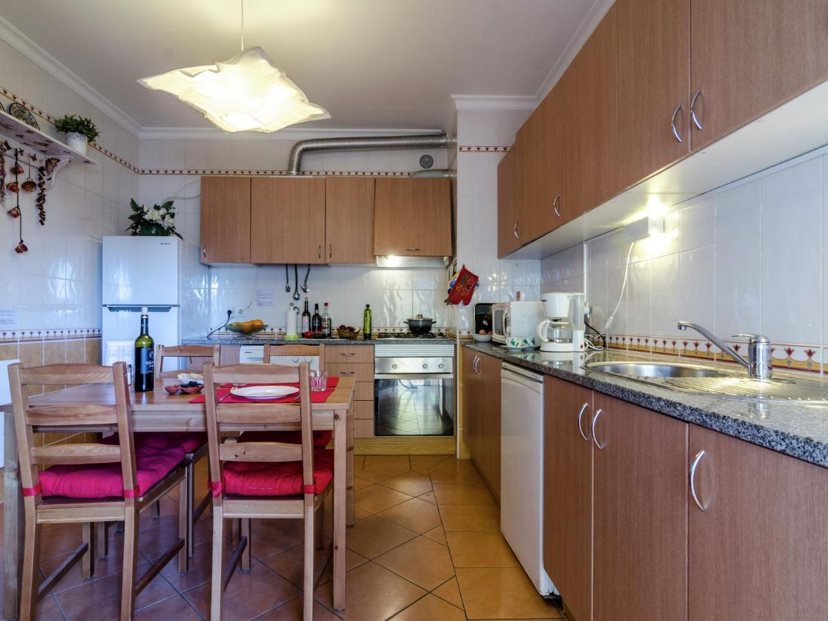 This Warm And Comfortable Apartment Lagos Room photo